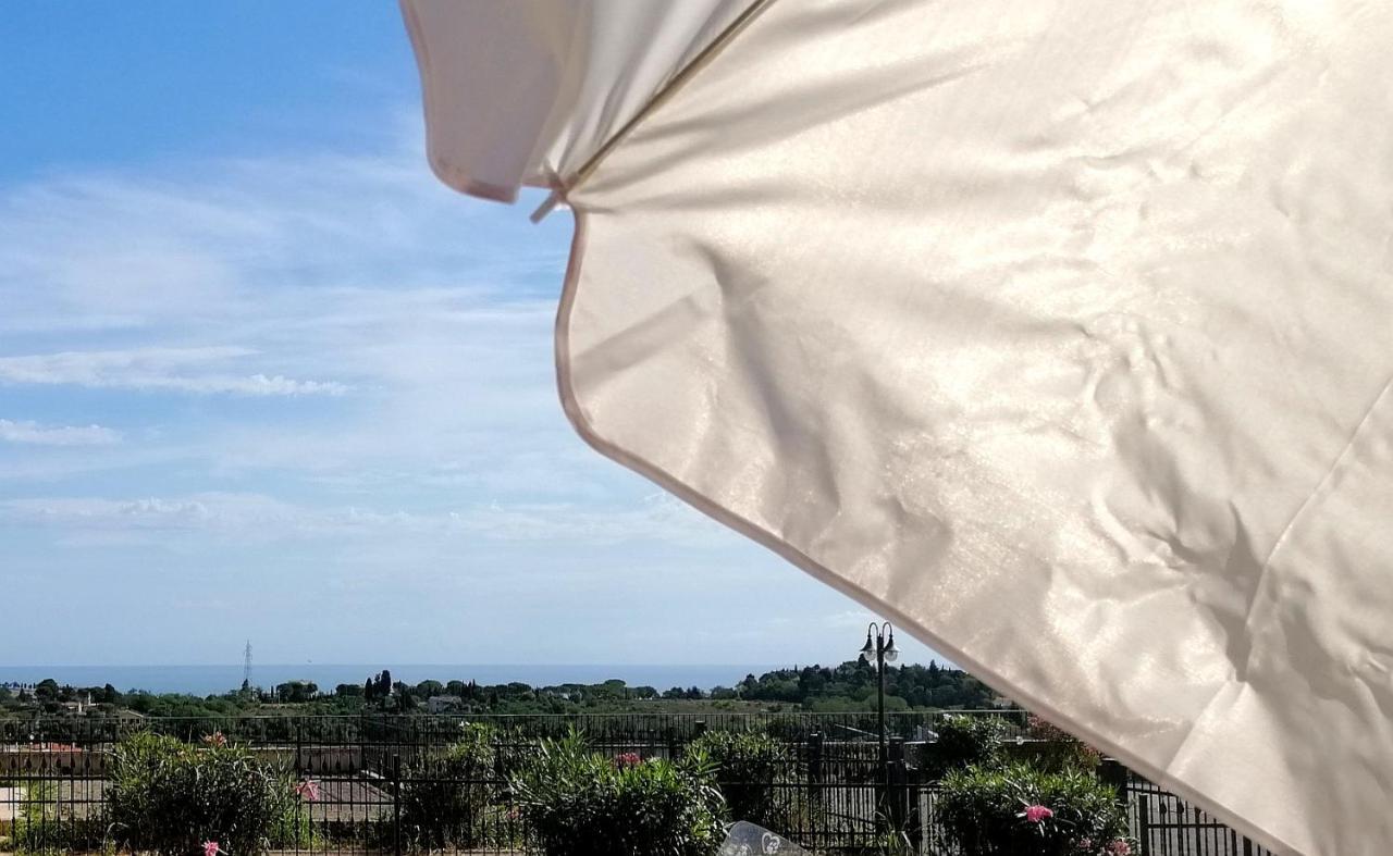Belvedere House Hotel Civitanova Alta Bagian luar foto